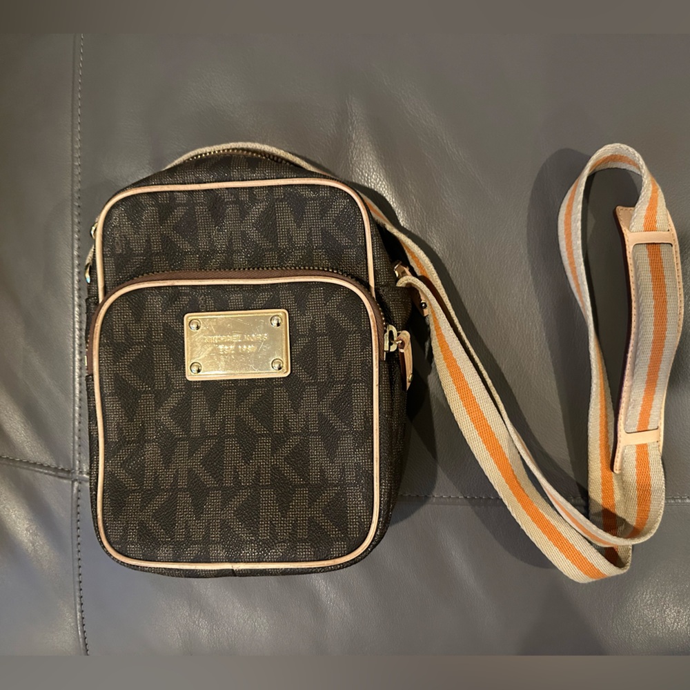 👜 Michael Kors Crossbody Bag – Great Condition 👜